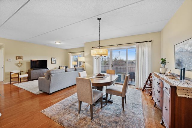 500 E Saint Charles Road 209, Lombard, IL 60148