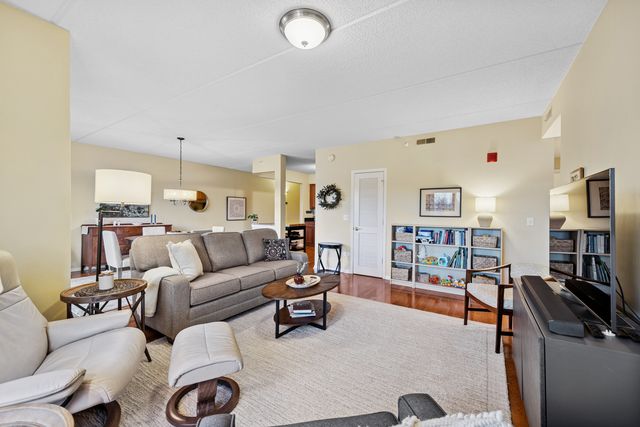 500 E Saint Charles Road 209, Lombard, IL 60148