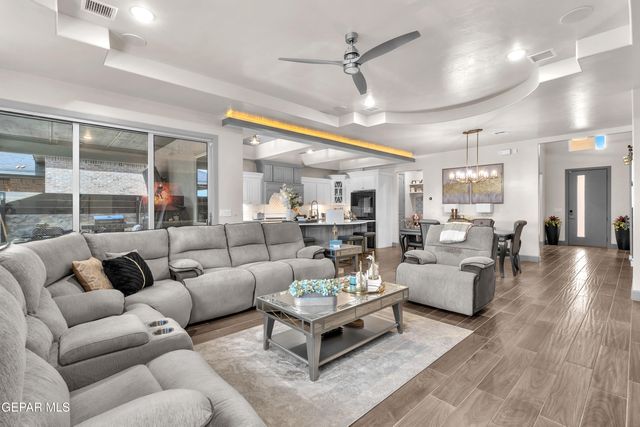 2317 TIERRA FABIAN Place, El Paso, TX 79938