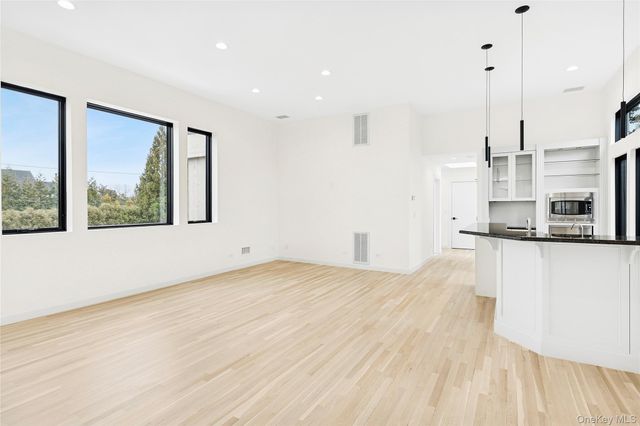 3 Shore Lane, Westhampton, NY 11977