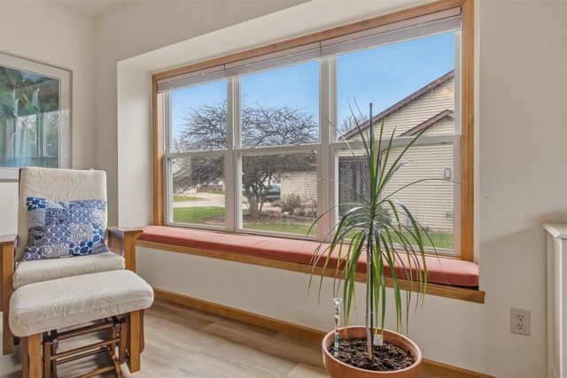 1160 HAROLD DRIVE, Menasha, WI 54952