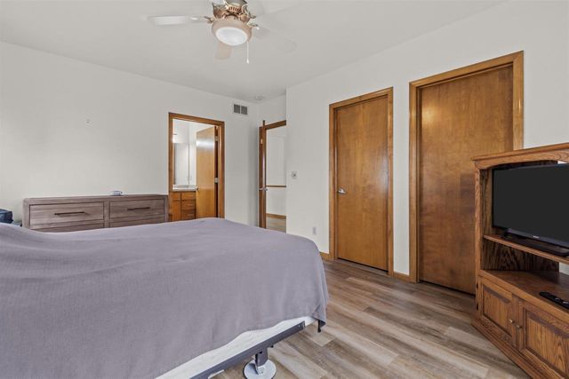 1160 HAROLD DRIVE, Menasha, WI 54952