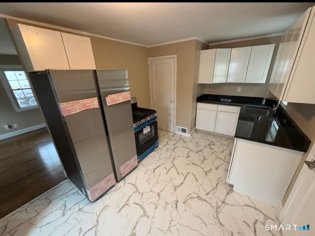 4 Tyler Circle, Manchester, CT 06040