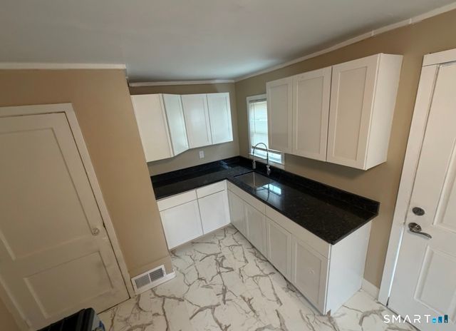 4 Tyler Circle, Manchester, CT 06040