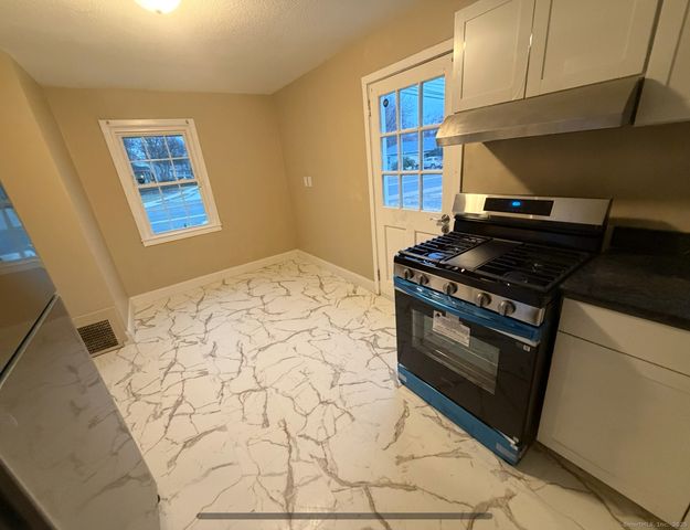 4 Tyler Circle, Manchester, CT 06040