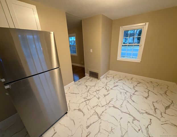 4 Tyler Circle, Manchester, CT 06040