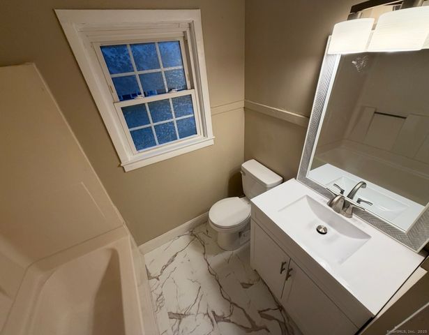 4 Tyler Circle, Manchester, CT 06040