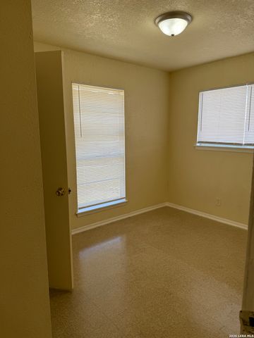 930 Green Park, San Antonio, TX 78227