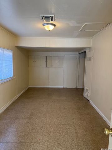 930 Green Park, San Antonio, TX 78227