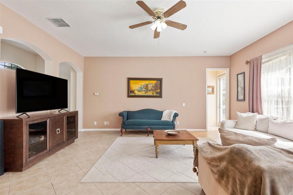 Image 12 of property listing at 17823 ARBOR CREEK DRIVE, Tampa, FL 33647