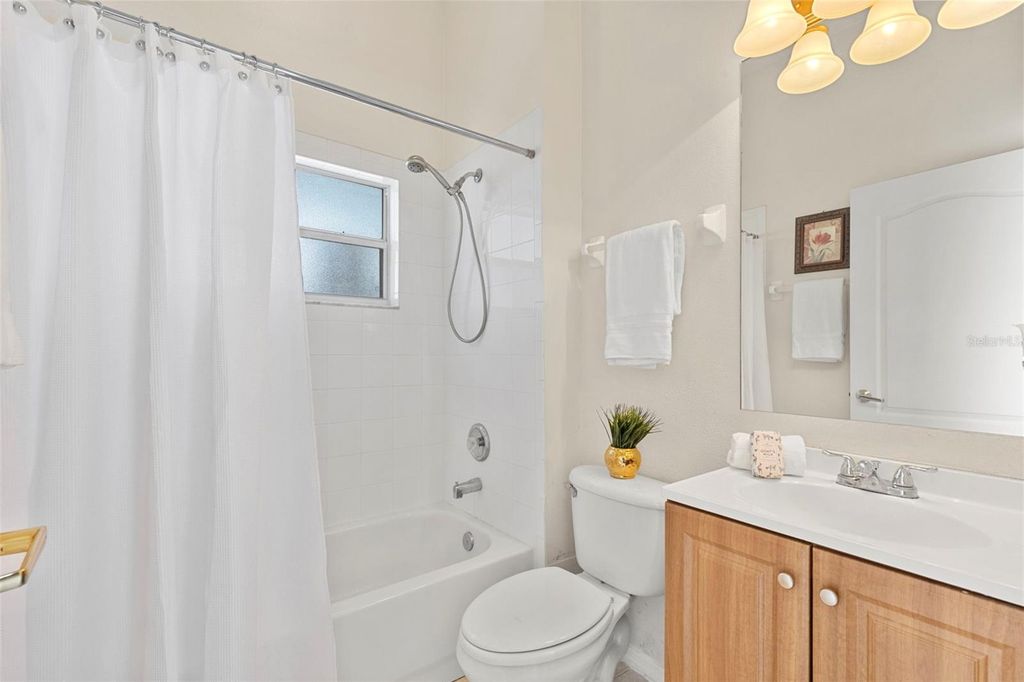 Image 23 of property listing at 17823 ARBOR CREEK DRIVE, Tampa, FL 33647