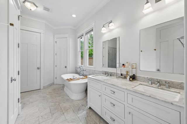 135 E 23rd Street, Houston, TX 77008