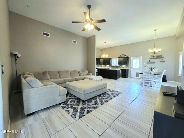7852 Enchanted View Drive, El Paso, TX 79911