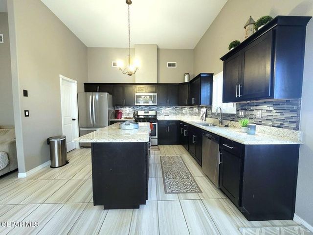 7852 Enchanted View Drive, El Paso, TX 79911