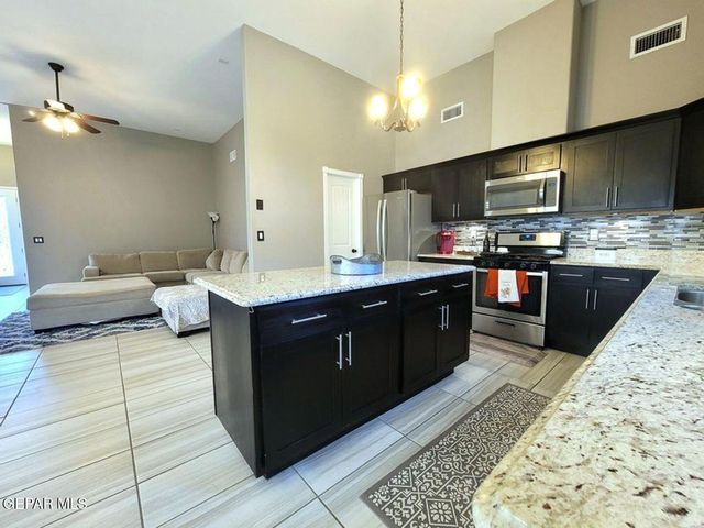 7852 Enchanted View Drive, El Paso, TX 79911
