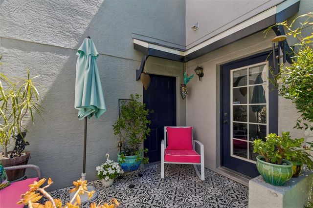 5307 POINT PLEASANT LANE, Tampa, FL 33611