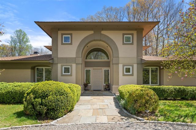 60 Old Aspetong Road, Katonah, NY 10536