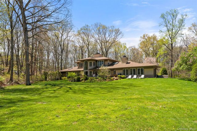 60 Old Aspetong Road, Katonah, NY 10536