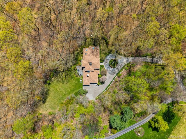 60 Old Aspetong Road, Katonah, NY 10536