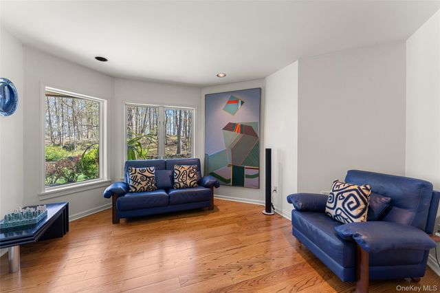 60 Old Aspetong Road, Katonah, NY 10536