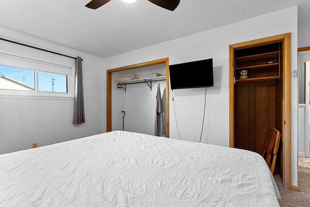 402 FARNSWORTH AVENUE, Oconto, WI 54153