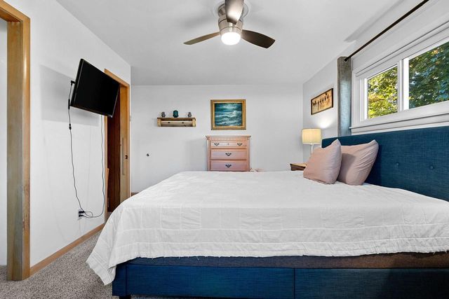 402 FARNSWORTH AVENUE, Oconto, WI 54153