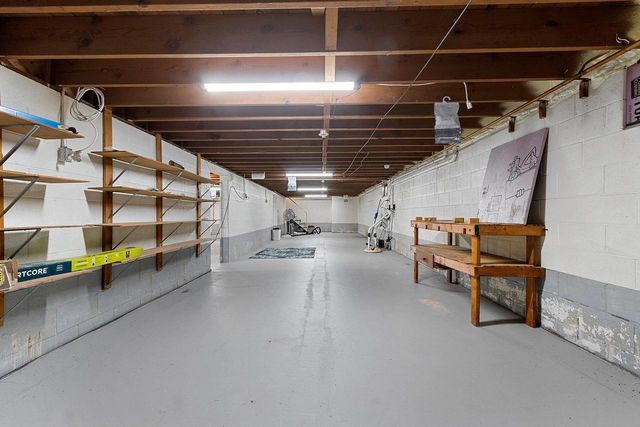 402 FARNSWORTH AVENUE, Oconto, WI 54153