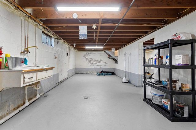 402 FARNSWORTH AVENUE, Oconto, WI 54153