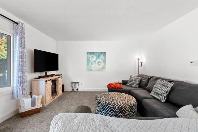 402 FARNSWORTH AVENUE, Oconto, WI 54153