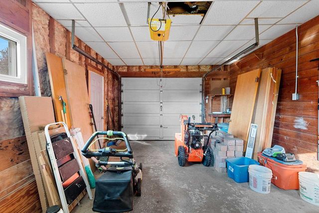 402 FARNSWORTH AVENUE, Oconto, WI 54153