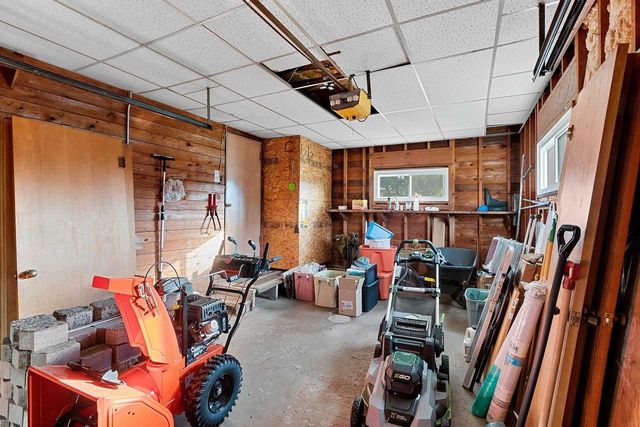 402 FARNSWORTH AVENUE, Oconto, WI 54153