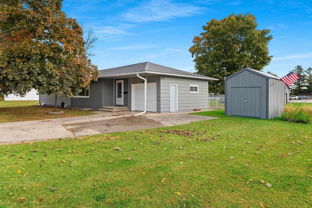 402 FARNSWORTH AVENUE, Oconto, WI 54153