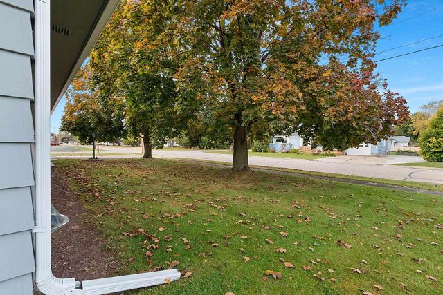 402 FARNSWORTH AVENUE, Oconto, WI 54153