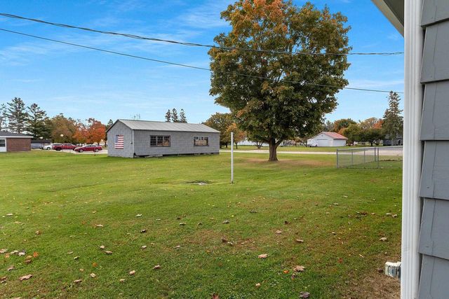 402 FARNSWORTH AVENUE, Oconto, WI 54153