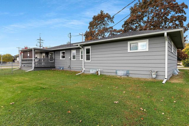 402 FARNSWORTH AVENUE, Oconto, WI 54153