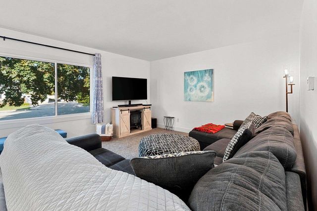 402 FARNSWORTH AVENUE, Oconto, WI 54153