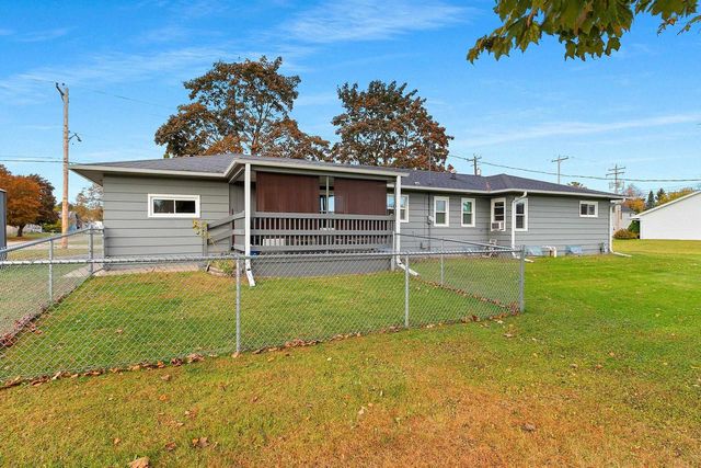 402 FARNSWORTH AVENUE, Oconto, WI 54153