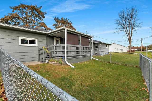 402 FARNSWORTH AVENUE, Oconto, WI 54153