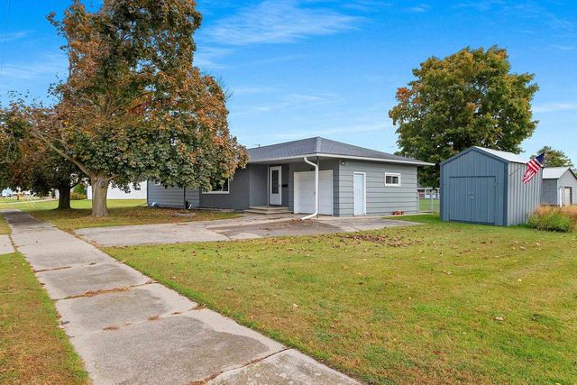 402 FARNSWORTH AVENUE, Oconto, WI 54153