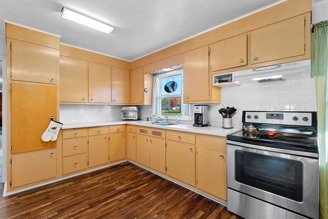 402 FARNSWORTH AVENUE, Oconto, WI 54153