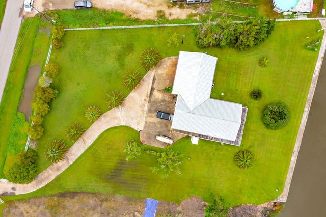 2269 Brady Rd, Theriot, LA 70397