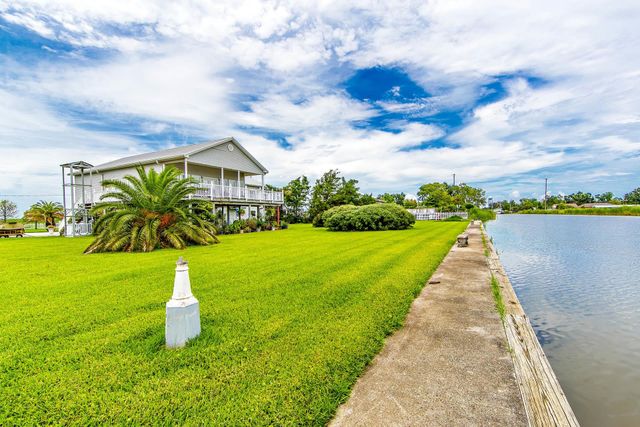 2269 Brady Rd, Theriot, LA 70397