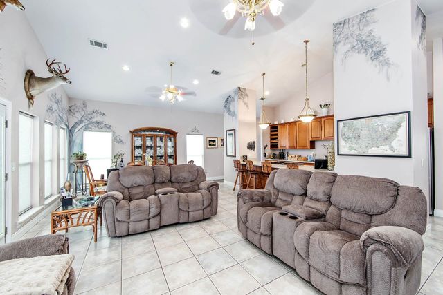 2269 Brady Rd, Theriot, LA 70397