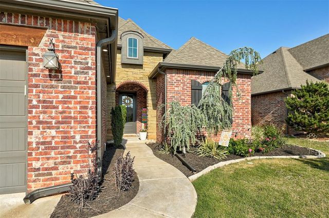 2209 Bretton Lane, Edmond, OK 73012
