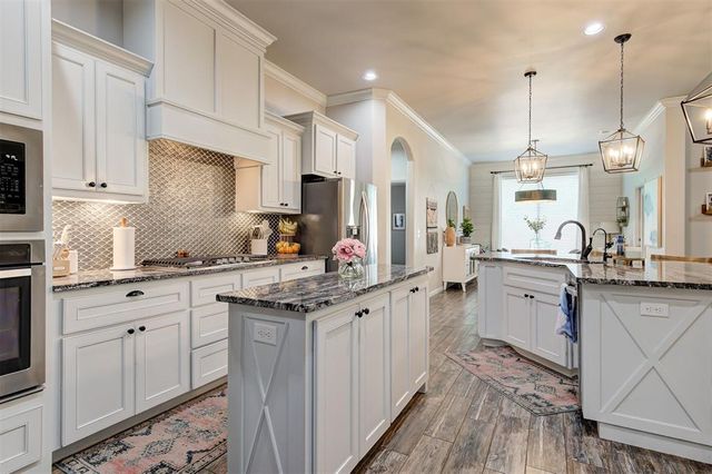2209 Bretton Lane, Edmond, OK 73012