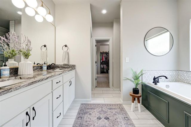 2209 Bretton Lane, Edmond, OK 73012