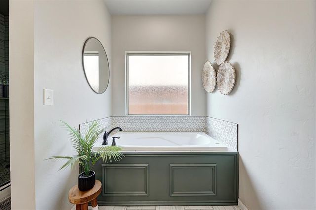 2209 Bretton Lane, Edmond, OK 73012