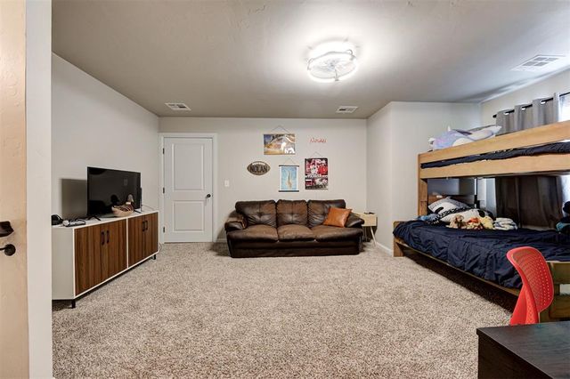 2209 Bretton Lane, Edmond, OK 73012