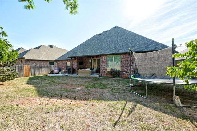 2209 Bretton Lane, Edmond, OK 73012