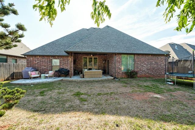 2209 Bretton Lane, Edmond, OK 73012